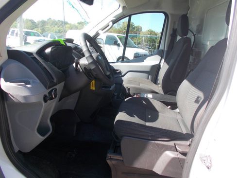 Used 2015 Ford Transit 250 130 Low Roof RWD image 5