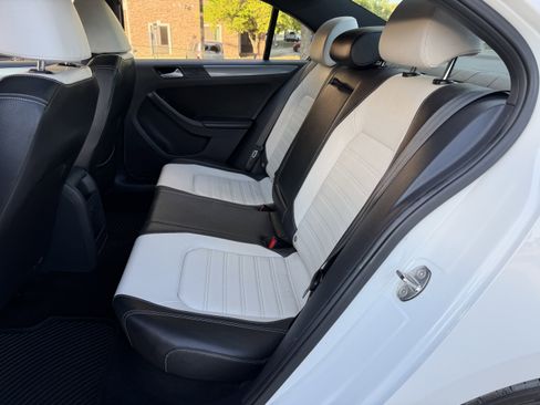 Used 2016 Volkswagen Jetta Sport w/ Lighting Package image 17