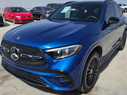 Used 2023 Mercedes-Benz GLC 300 4MATIC image 3