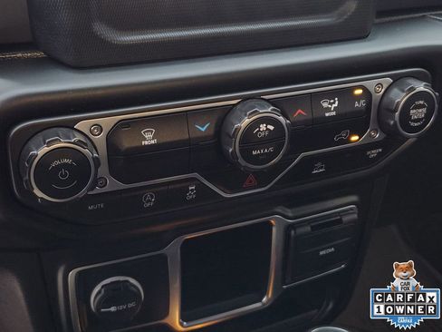 Used 2023 Jeep Gladiator Sport image 23