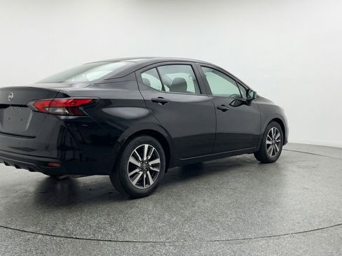 Used 2025 Nissan Versa SV image 9