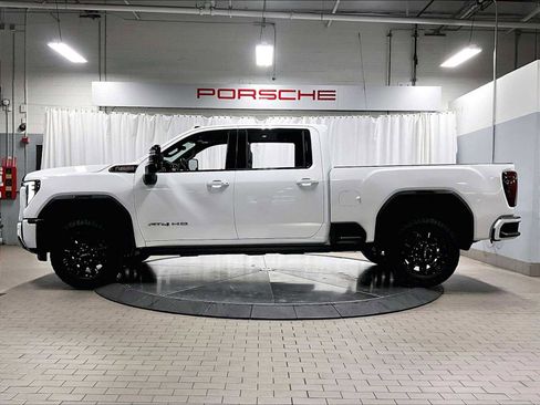 Used 2024 GMC Sierra 2500 AT4 w/ AT4 Premium Plus Package image 2
