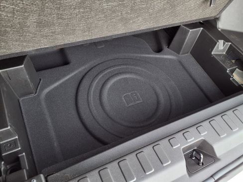 Used 2020 Chevrolet Equinox LS w/ LS Convenience Package image 29