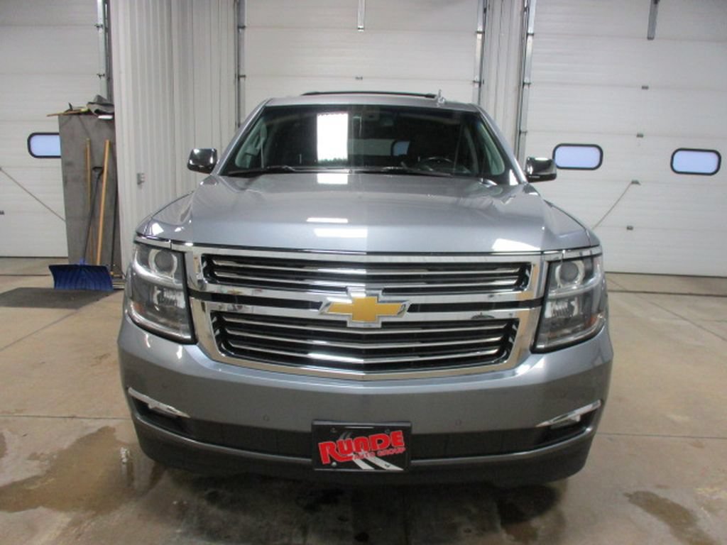 Used 2018 Chevrolet Suburban Premier AWD/4WD image 3