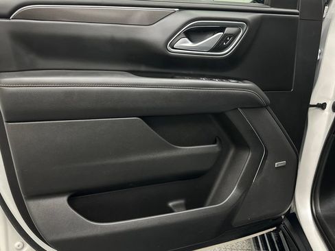 Used 2022 GMC Yukon XL AT4 AWD/4WD image 17