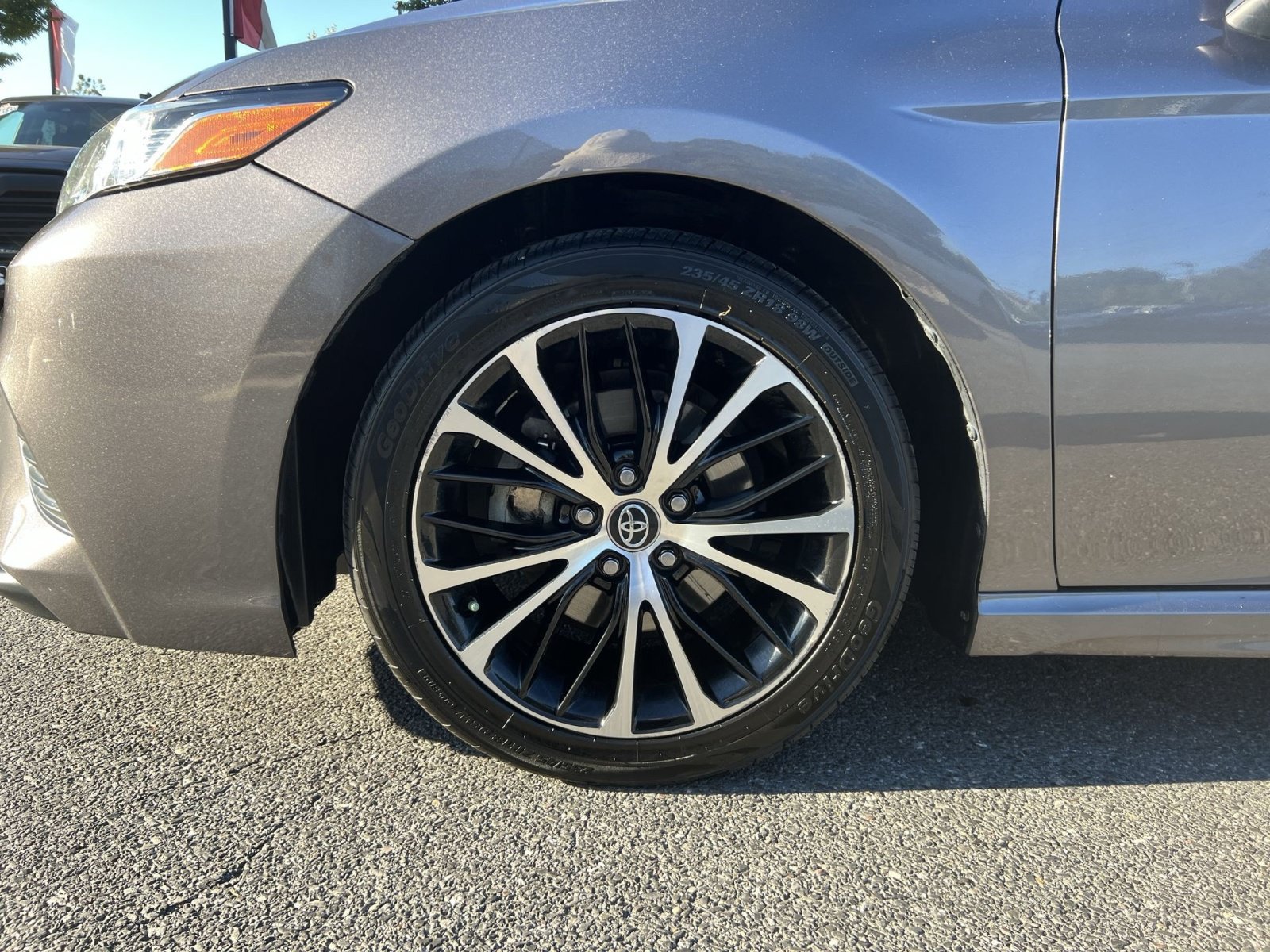 Used 2020 Toyota Camry SE FWD image 12