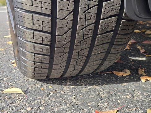 New 2026 BMW X5 xDrive50e w/ Premium Package image 12