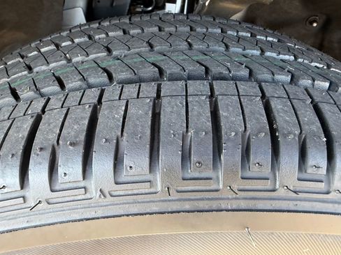 New 2025 Jeep Grand Cherokee Altitude image 28