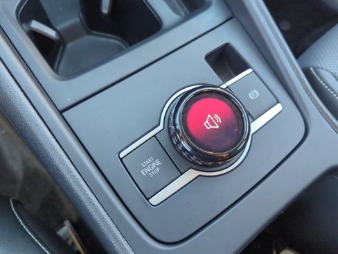 Certified 2025 Volkswagen Tiguan SE image 28