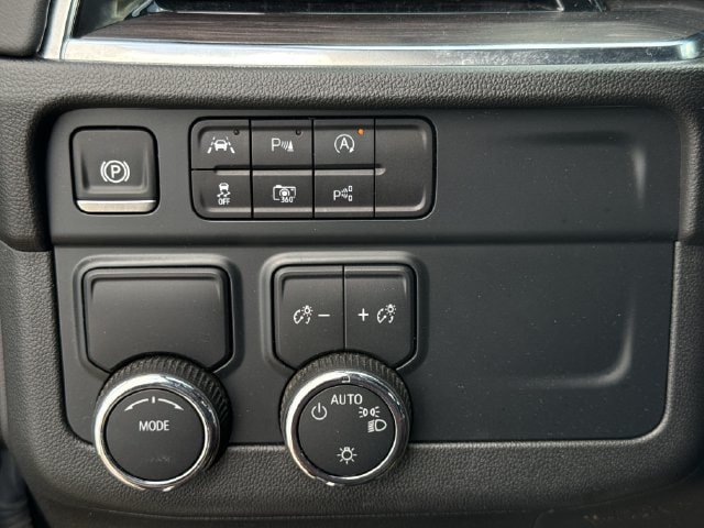 Used 2025 Chevrolet Tahoe LT RWD image 24