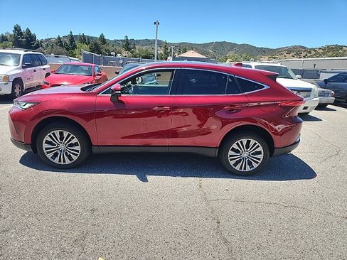 Used 2022 Toyota Venza Limited w/ Advanced Technology Package AWD/4WD image 2
