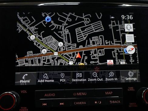 Used 2022 Nissan Titan SV image 22