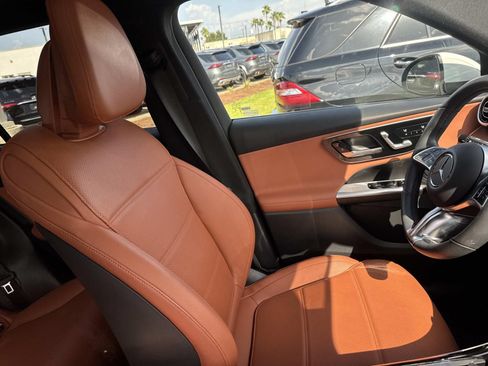 Used 2026 Mercedes-Benz GLC 300 4MATIC image 11