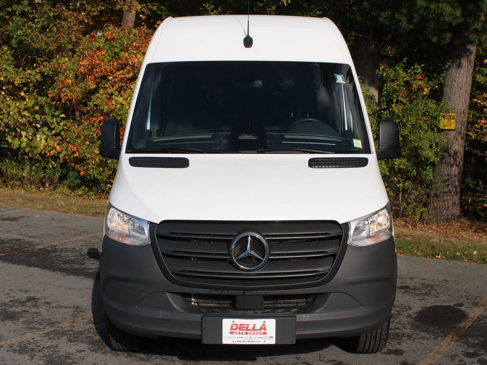 Used 2025 Mercedes-Benz Sprinter 2500 image 2