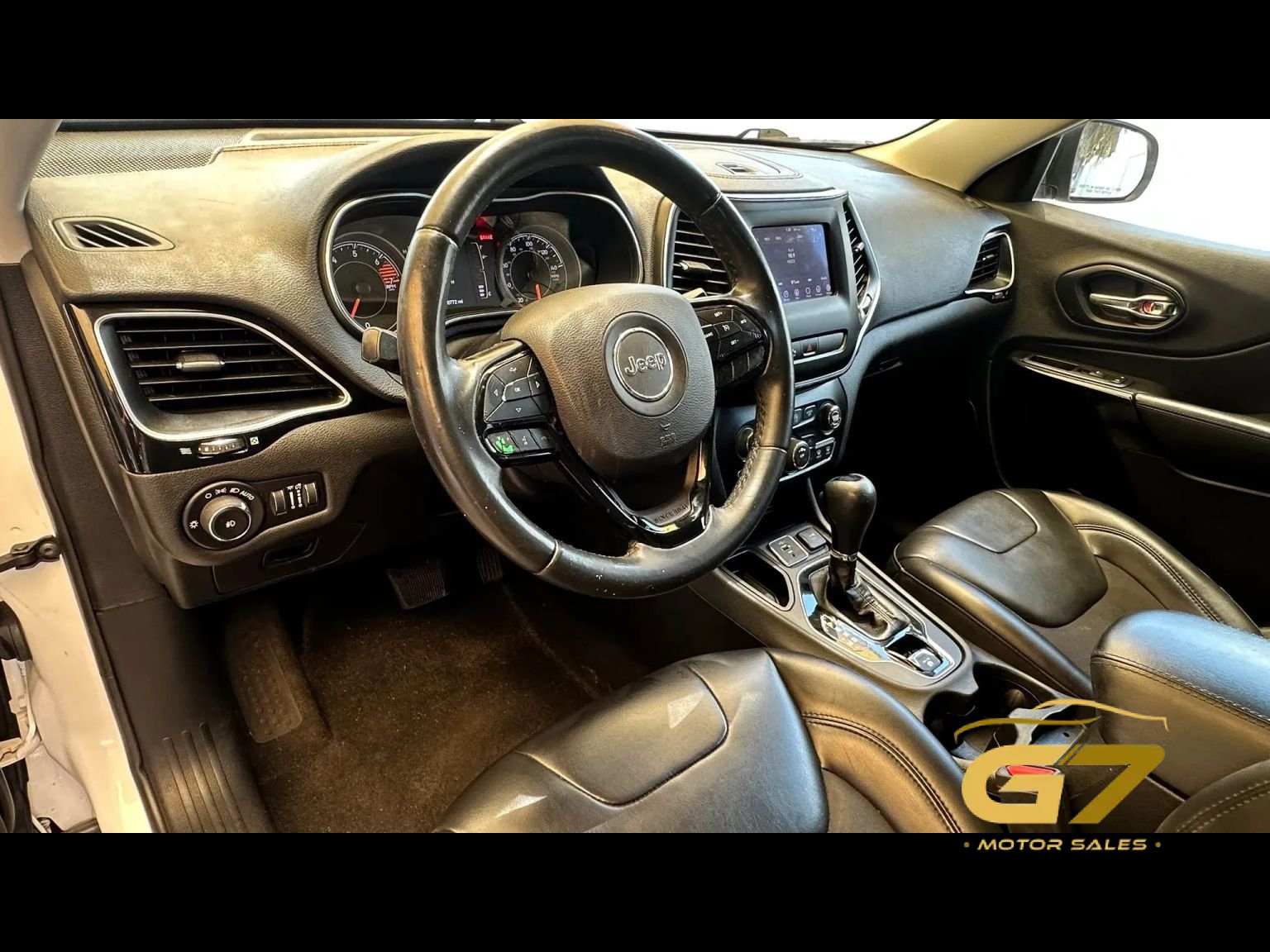 Used 2019 Jeep Cherokee Latitude Plus FWD image 8