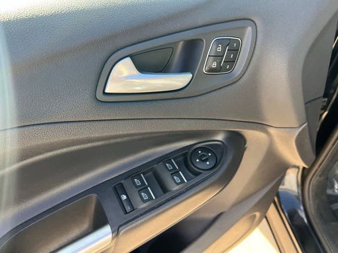 Used 2017 Ford Escape Titanium image 12