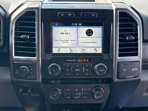 Used 2017 Ford F250 XLT w/ XLT Premium Package AWD/4WD image 18