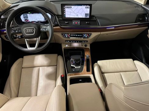 Used 2023 Audi Q5 2.0T Prestige w/ Prestige Package image 11