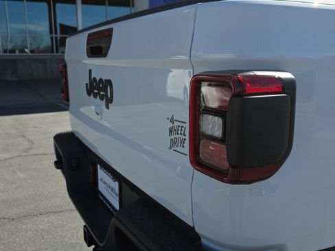 New 2026 Jeep Gladiator Willys image 10