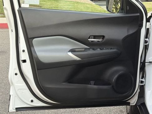 Used 2023 Nissan Kicks SR w/ SR Premium Package image 22