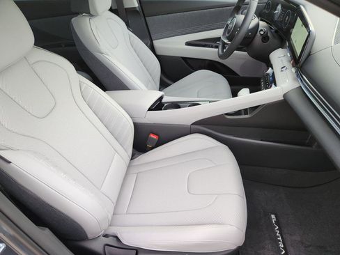 New 2026 Hyundai Elantra Limited image 11