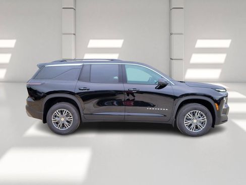 New 2026 Chevrolet Traverse LT w/ Driver Confidence Package image 4