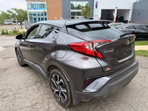 Used 2019 Toyota C-HR XLE FWD image 7