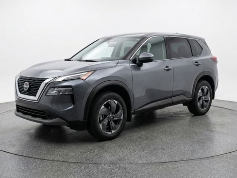 Used 2025 Nissan Rogue SV image 3