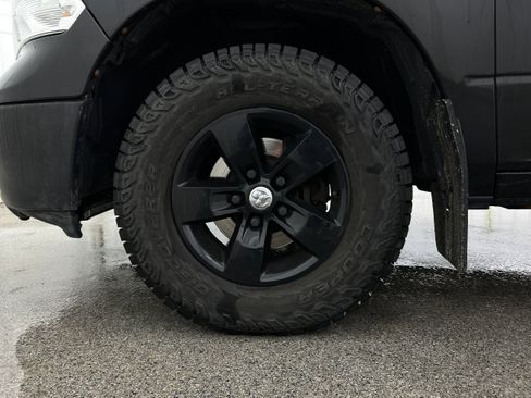 Used 2017 RAM 1500 ST w/ SXT Appearance Group AWD/4WD image 30