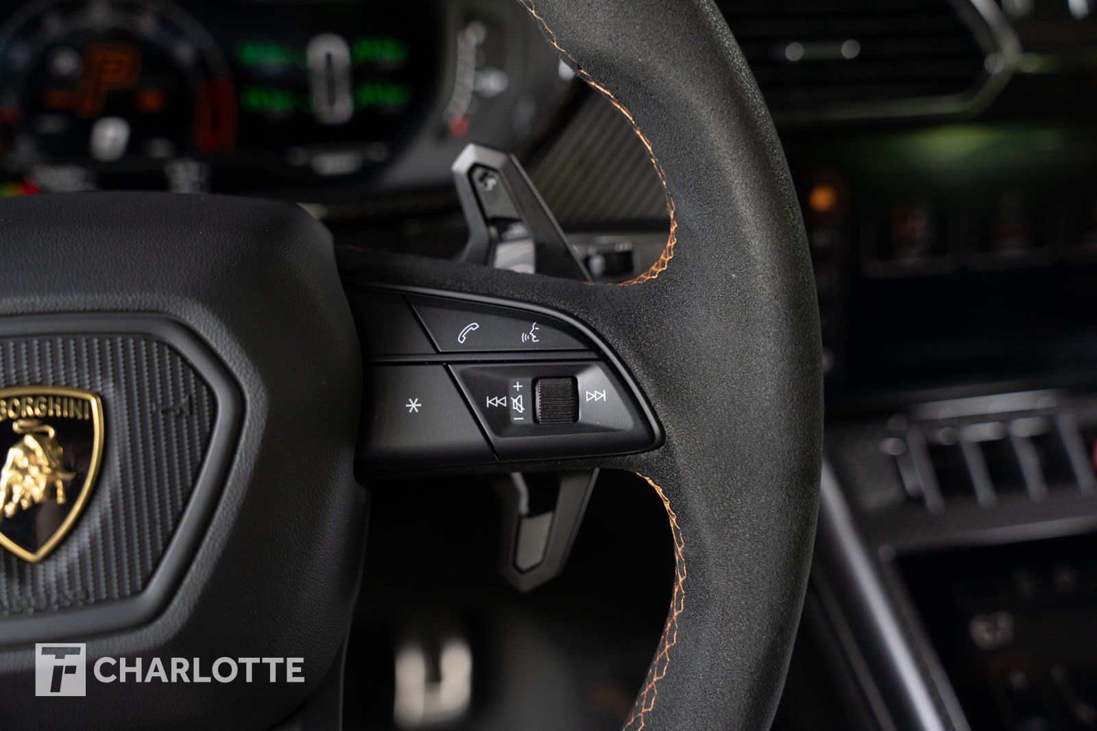 Used 2023 Lamborghini Urus Performante AWD/4WD image 25
