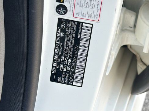 Used 2018 Mercedes-Benz E 300 E 300 image 40