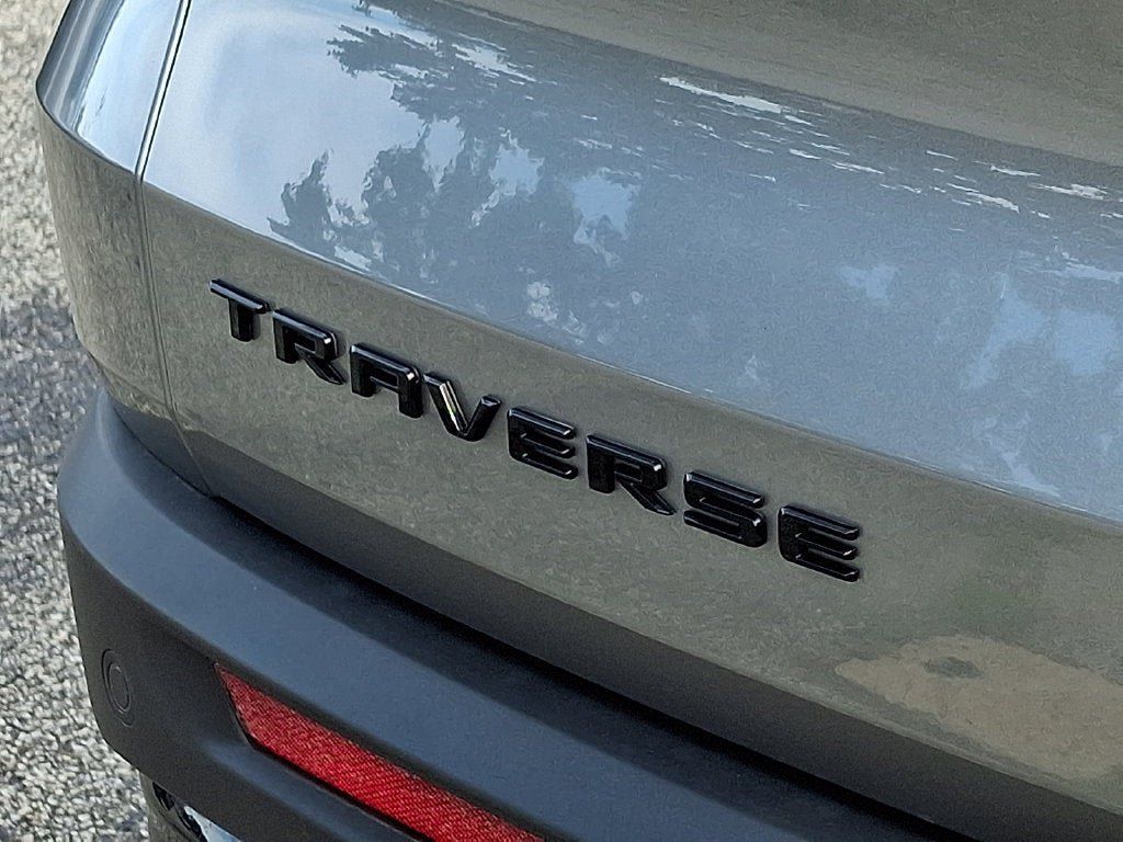 Certified 2024 Chevrolet Traverse LT w/ Midnight/Sport Edition FWD image 11