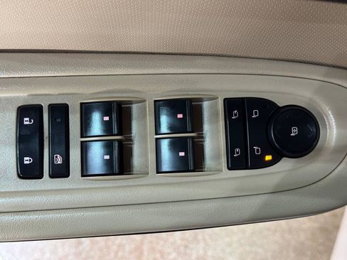 Used 2012 GMC Acadia Denali AWD/4WD image 19