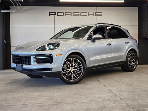 Certified 2024 Porsche Cayenne AWD/4WD image 1