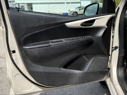 Used 2018 Chevrolet Spark LT image 17