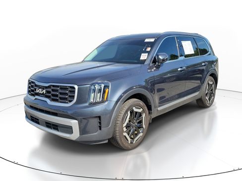 Used 2023 Kia Telluride S AWD/4WD image 3