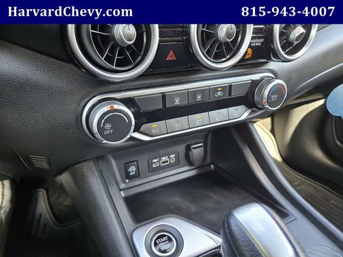 Used 2024 Nissan Sentra SV FWD image 9