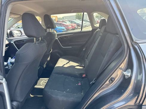 Used 2021 Toyota RAV4 LE FWD image 14