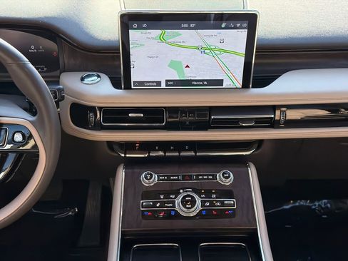 Used 2022 Lincoln Aviator Reserve w/ Equipment Group 201A image 24