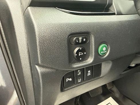 Used 2019 Honda Pilot Touring image 21