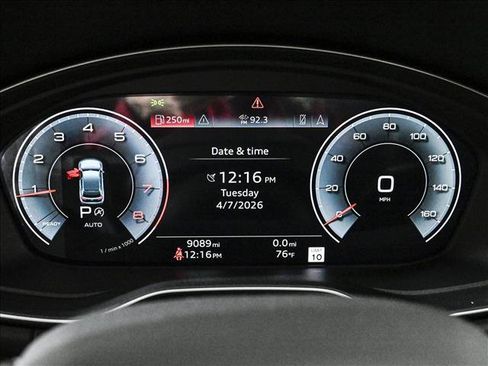 Certified 2025 Audi Q5 2.0T Premium Plus w/ Premium Plus Package AWD/4WD image 11