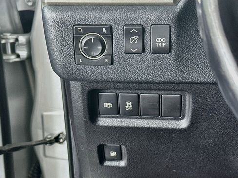 Used 2016 Lexus GX 460 w/ Premium Package AWD/4WD image 17