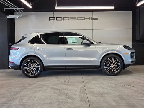 New 2026 Porsche Cayenne Base image 27