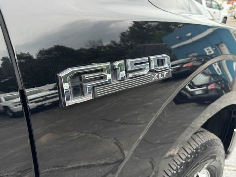 Used 2016 Ford F150 XLT AWD/4WD image 11