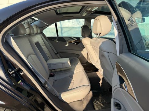 Used 2008 Mercedes-Benz E 350 4MATIC Sedan image 23