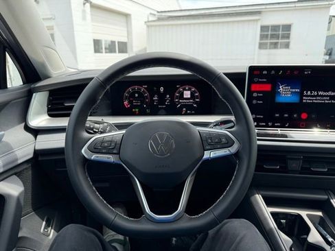 New 2026 Volkswagen Tiguan SE AWD/4WD image 10