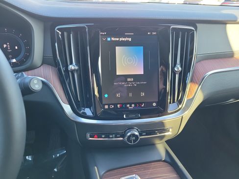 Used 2024 Volvo V60 B5 Cross Country Ultimate image 24