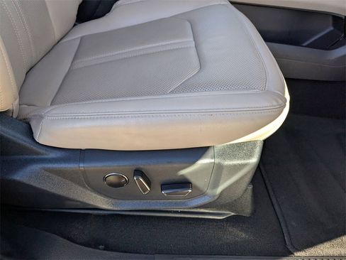 Used 2024 Ford Expedition Limited image 27