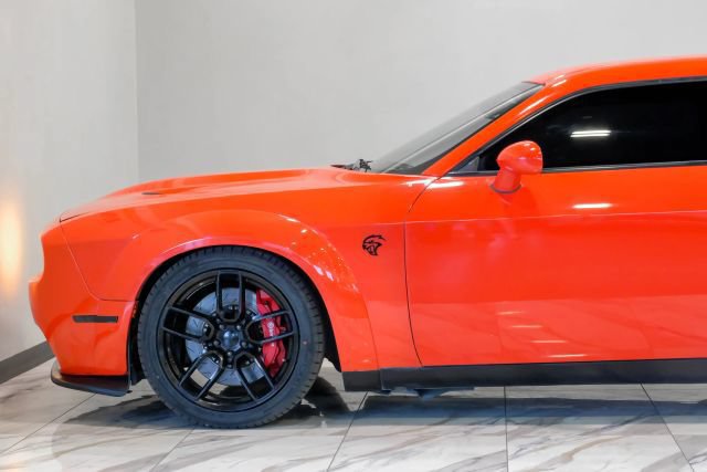 Used 2018 Dodge Challenger SRT Hellcat RWD image 15