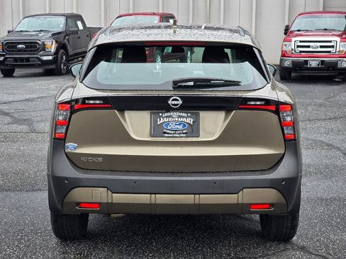 Used 2025 Nissan Kicks S FWD image 24